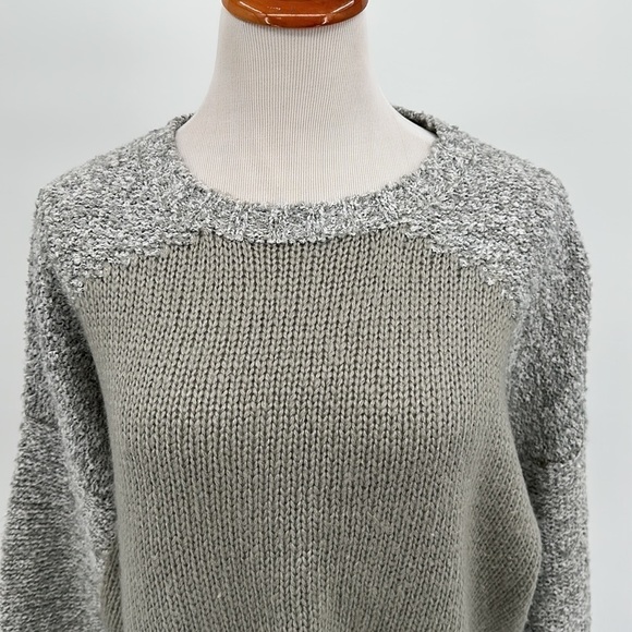 John + Jenn Gray Color Block Boucle Detail Pullover Sweater Size Medium - Picture 2 of 10